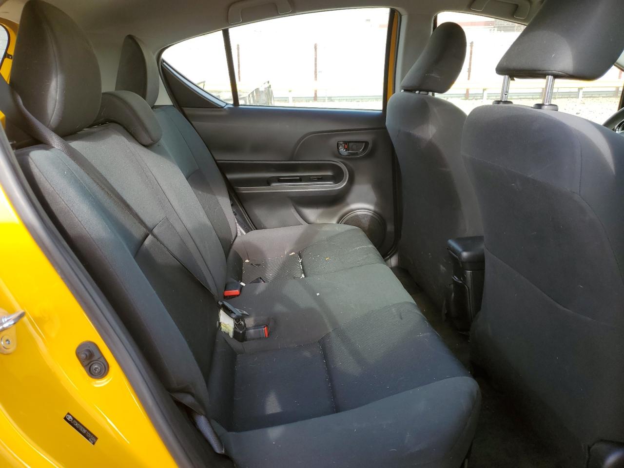 2015 Toyota Prius - Image 10