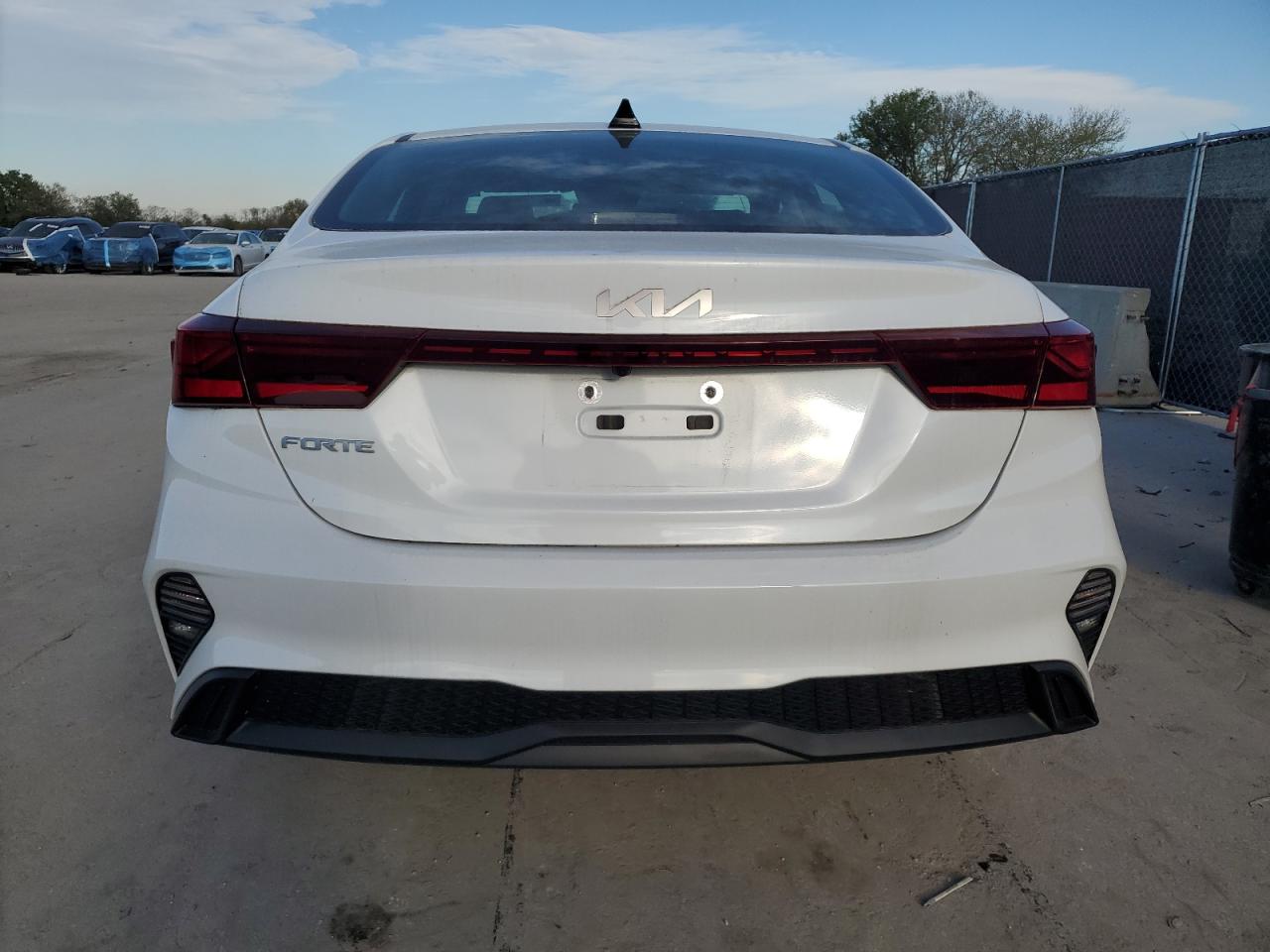2023 Kia Forte - Image 6
