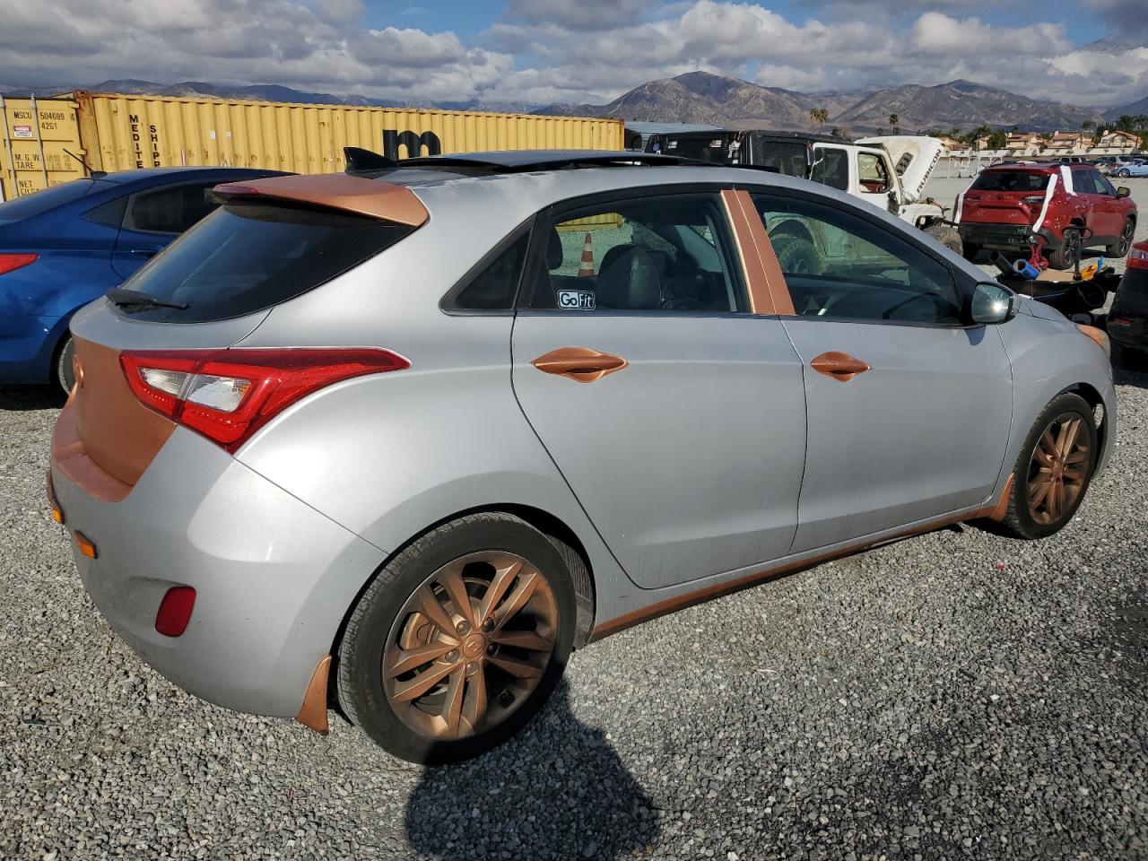 2016 Hyundai Elantra - Image 3