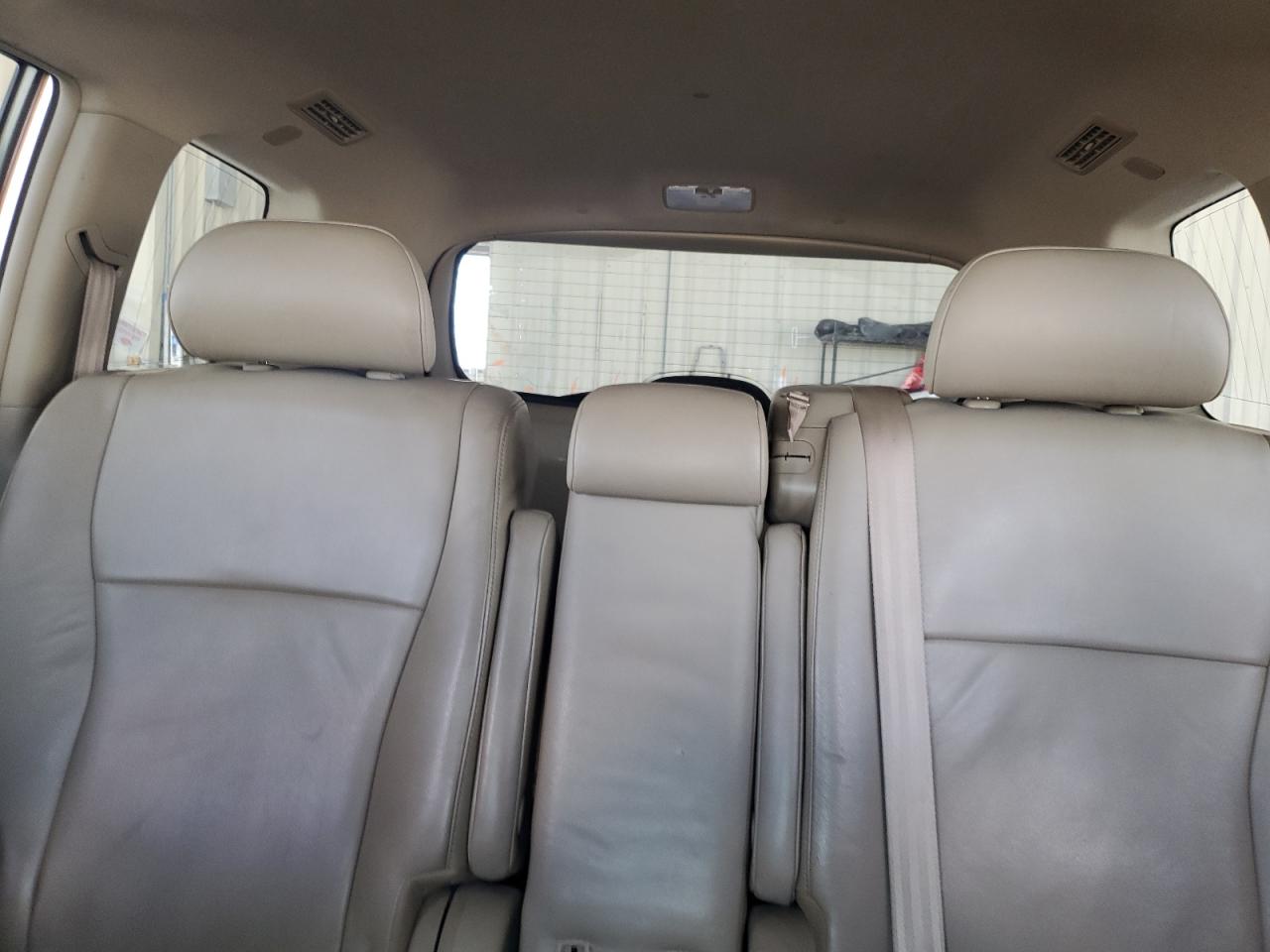 2011 Toyota Highlander - Image 10