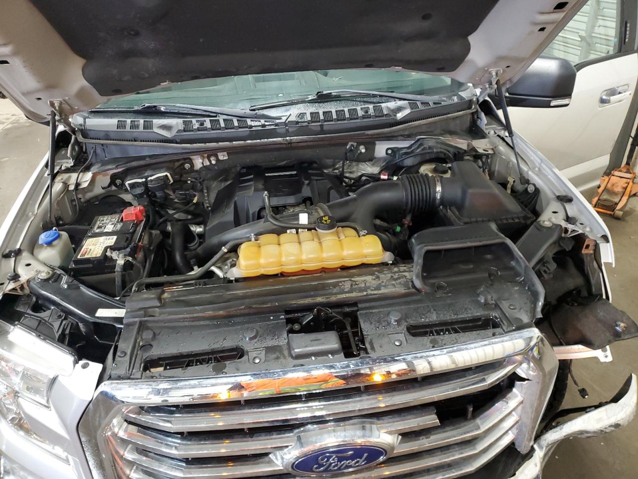 2015 Ford F-150 - Image 11