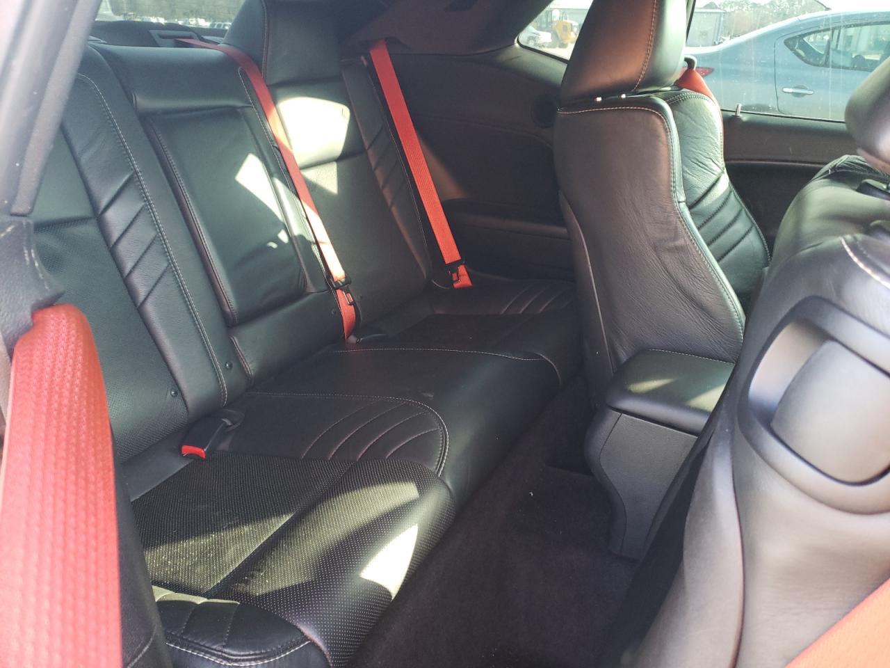 2016 Dodge Challenger - Image 10