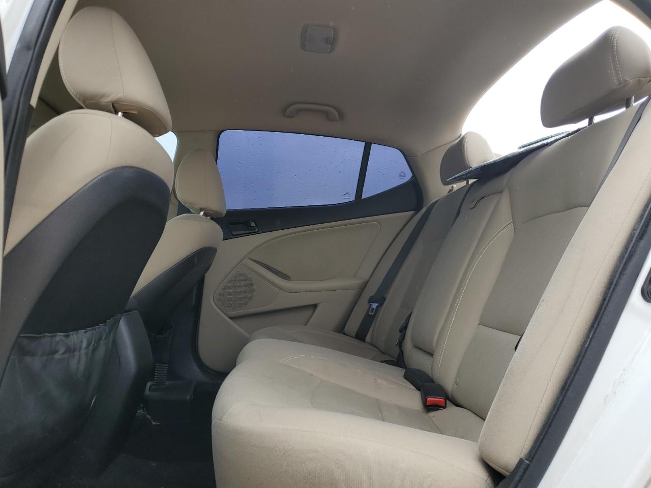 2015 Kia Optima - Image 10