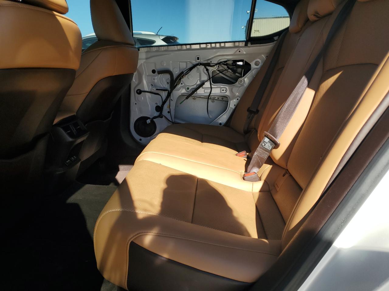 2019 Lexus ES - Image 10