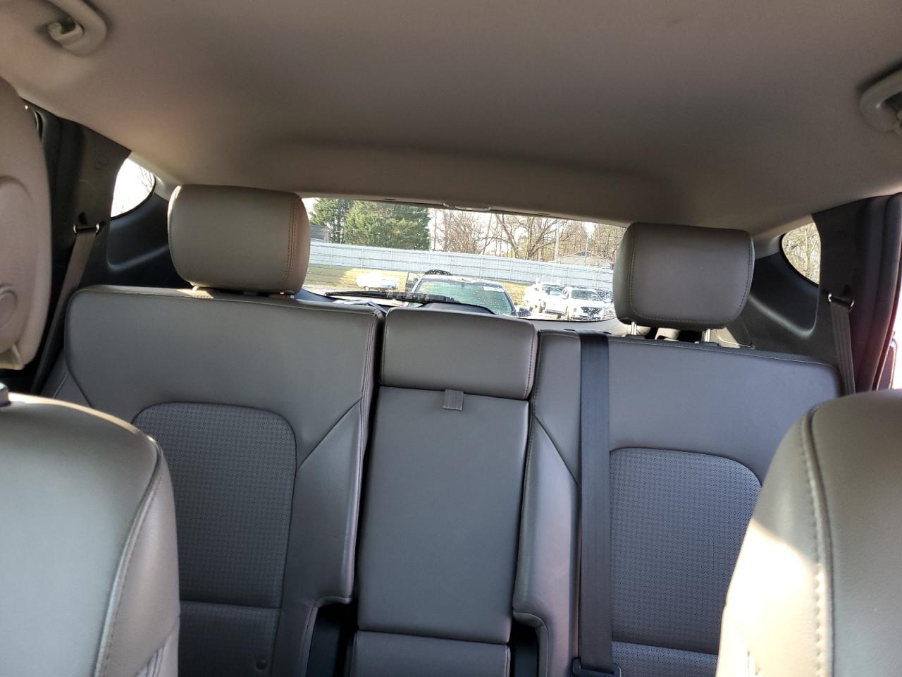 2013 Hyundai Santa Fe - Image 10