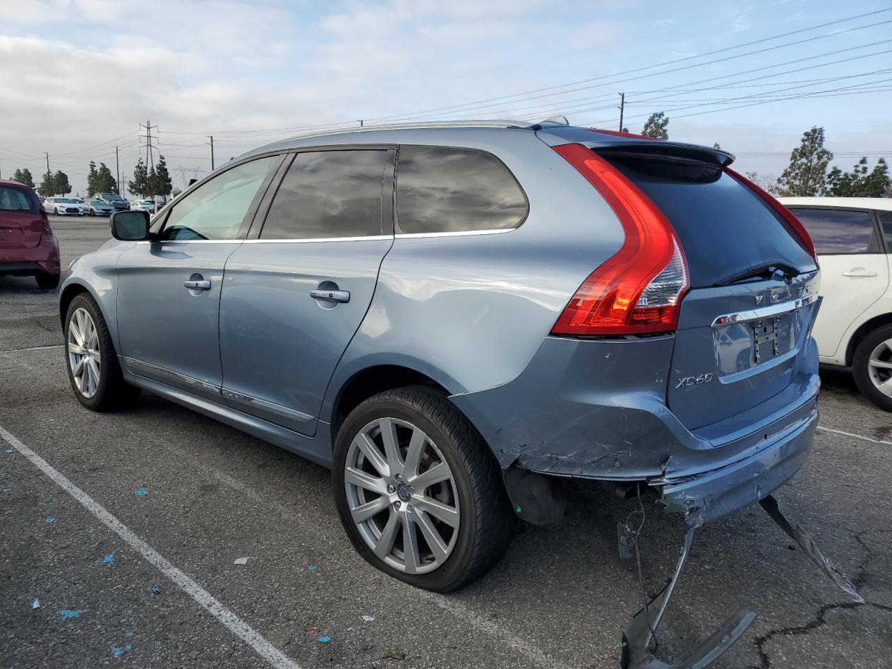 2017 Volvo XC60 - Image 2