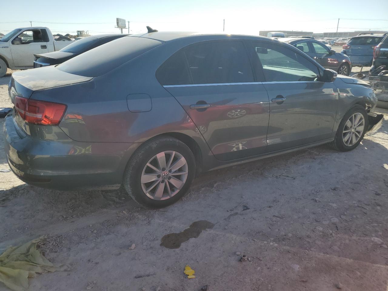 2015 Volkswagen Jetta - Image 3