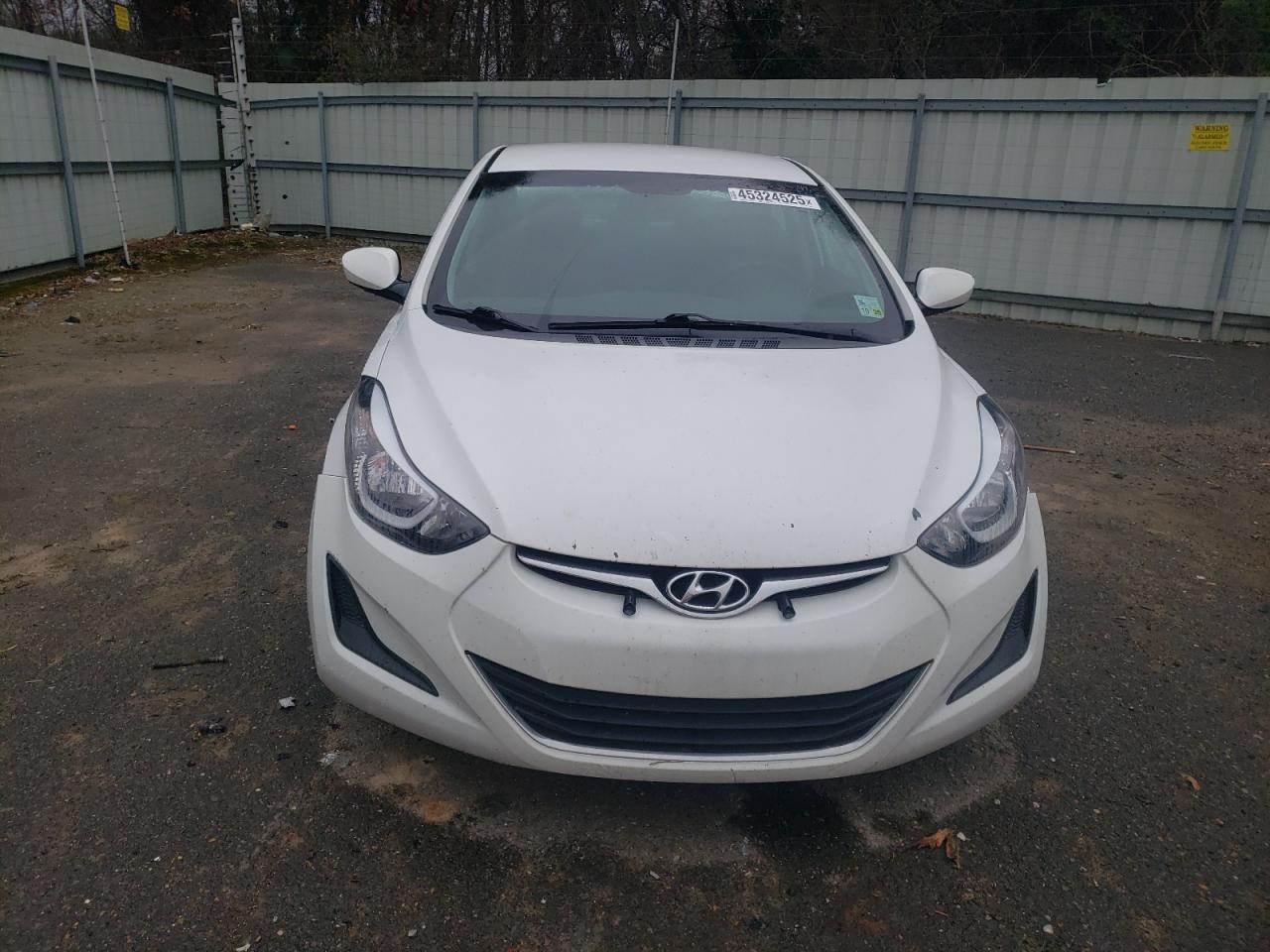 2015 Hyundai Elantra - Image 5
