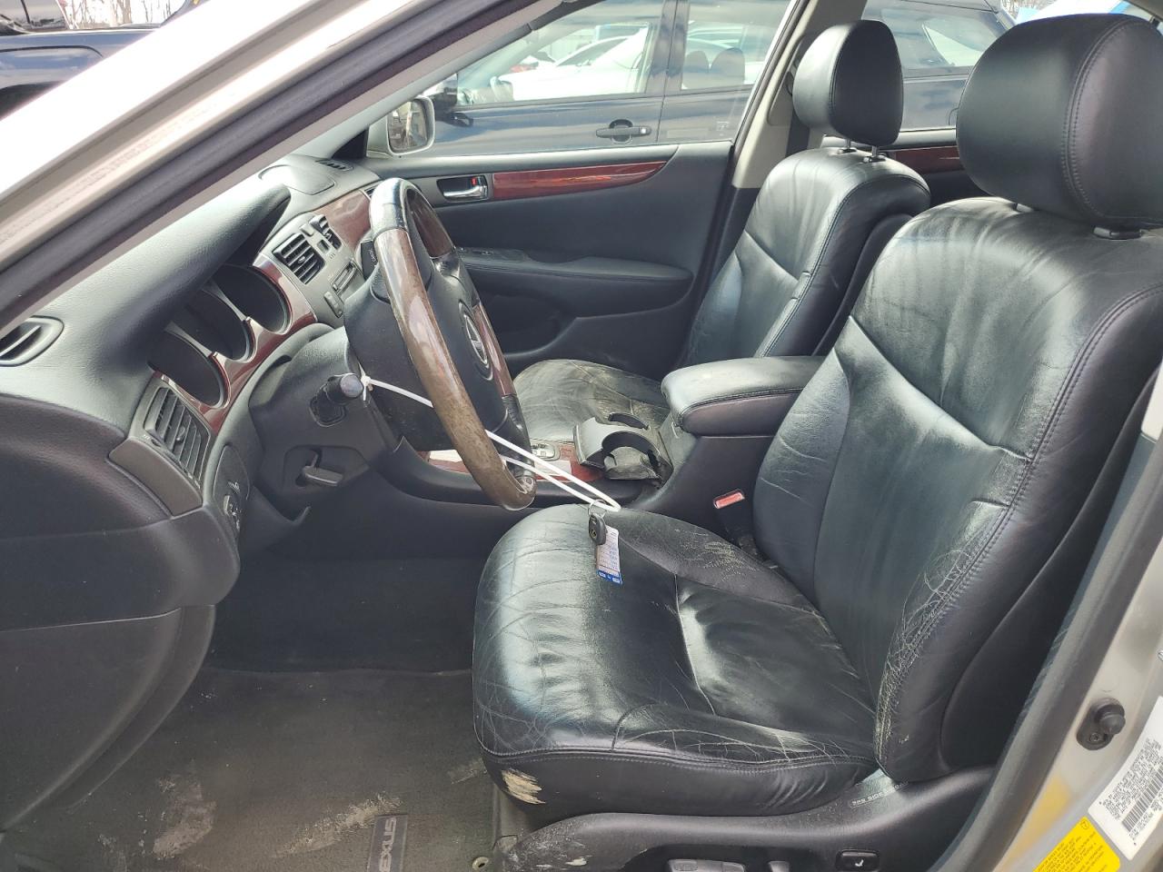 2002 Lexus ES - Image 7