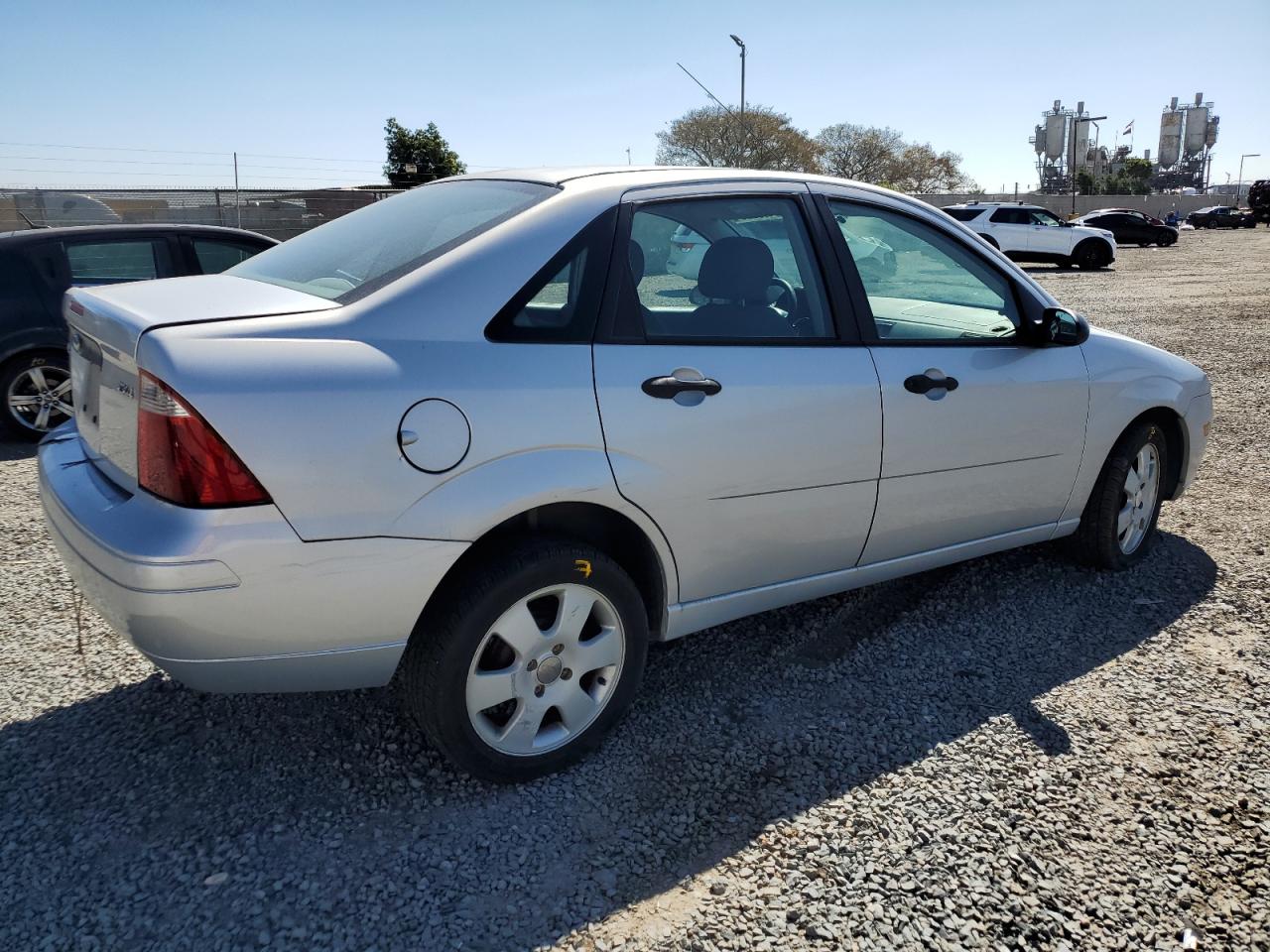 2005 Ford Focus - Image 3