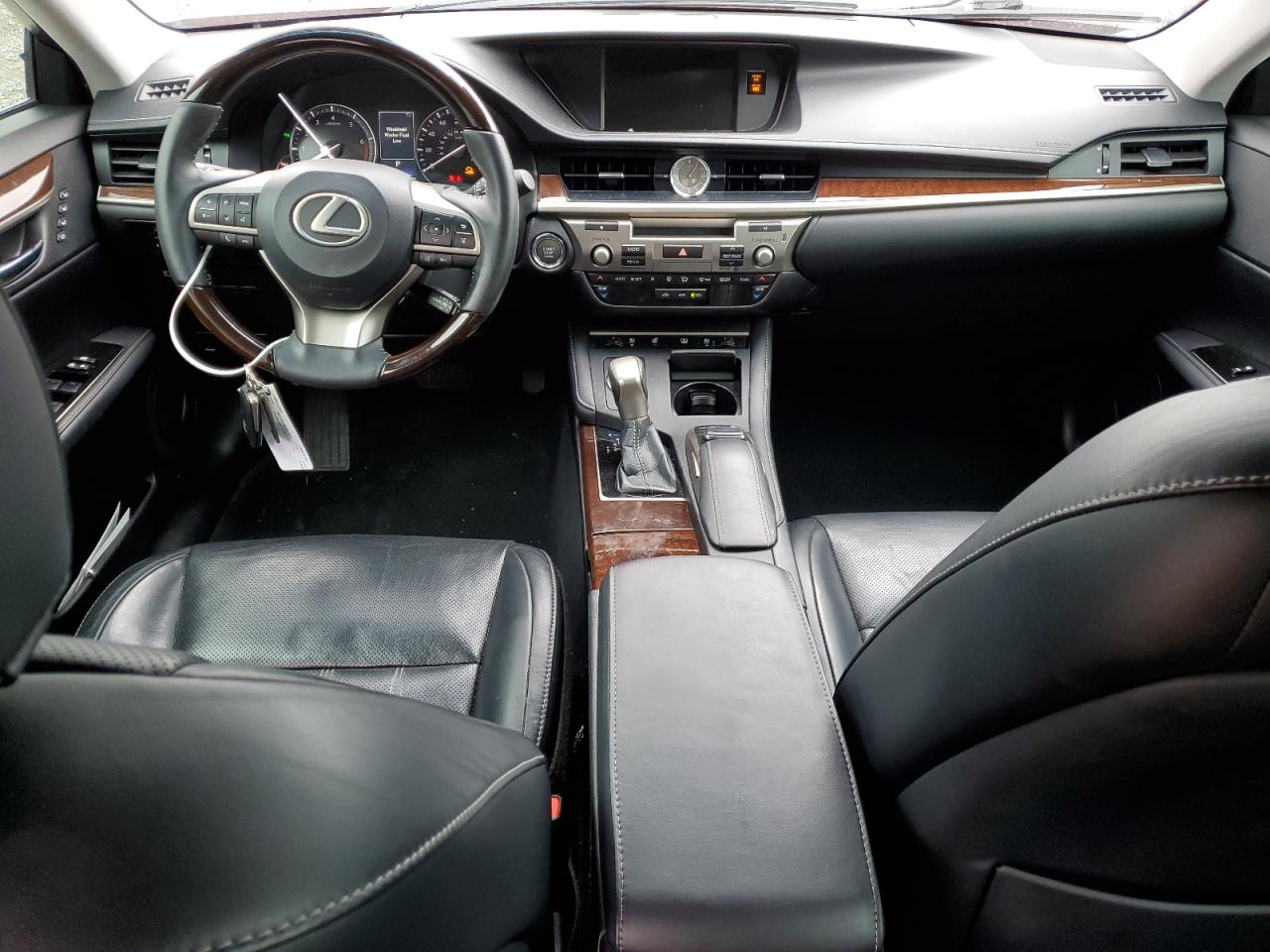 2017 Lexus ES - Image 8