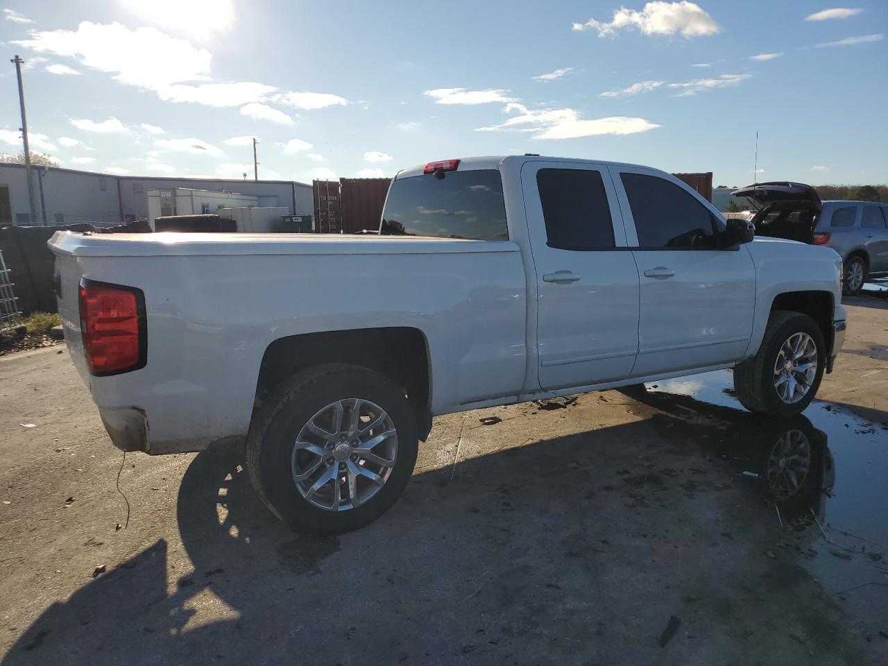 2015 Chevrolet Silverado - Image 3