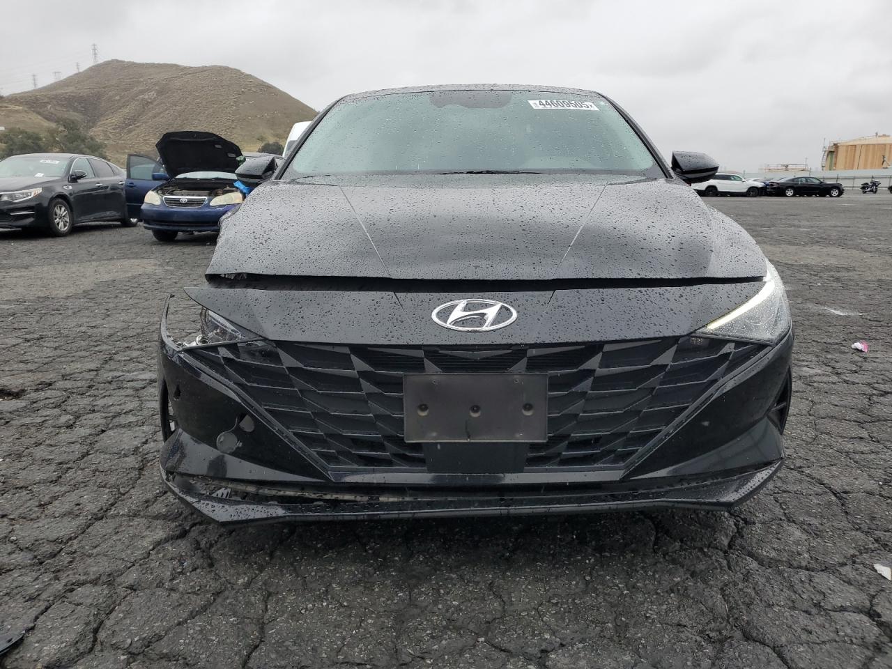 2023 Hyundai Elantra - Image 5