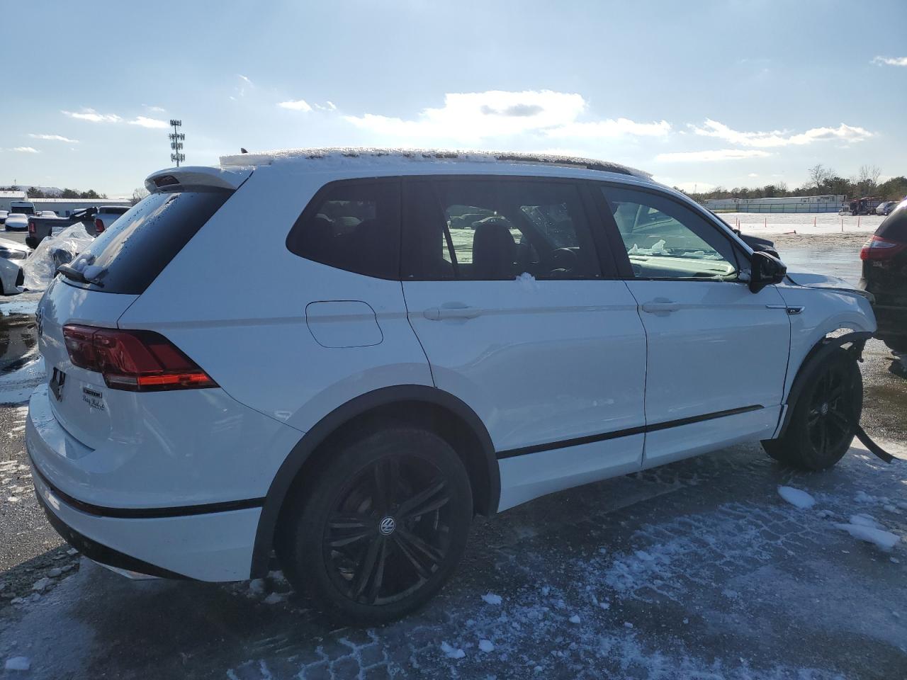 2019 Volkswagen Tiguan - Image 3