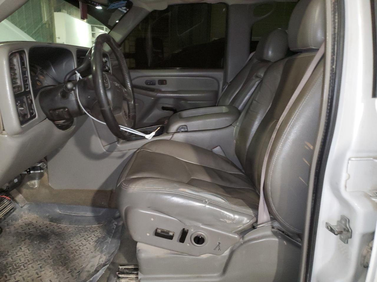 2006 GMC Sierra - Image 7