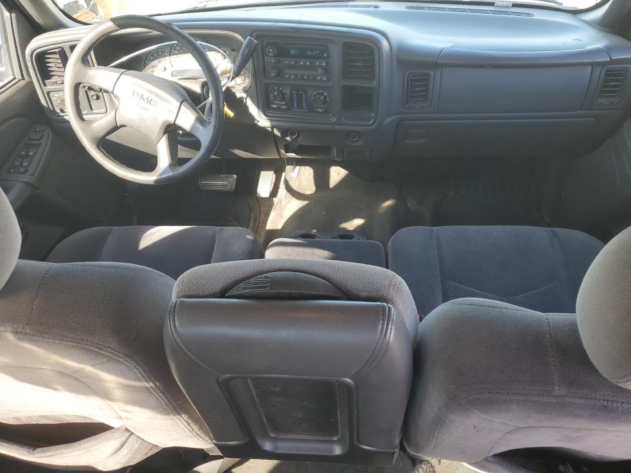 2006 GMC Sierra - Image 8