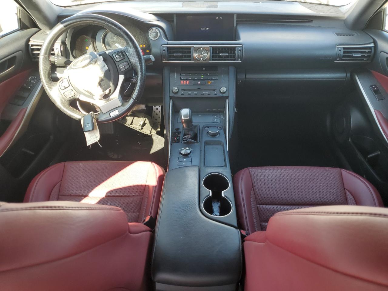 2019 Lexus IS - Image 8