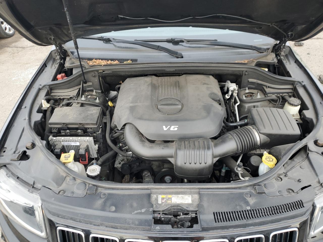 2014 Jeep Grand Cherokee - Image 13