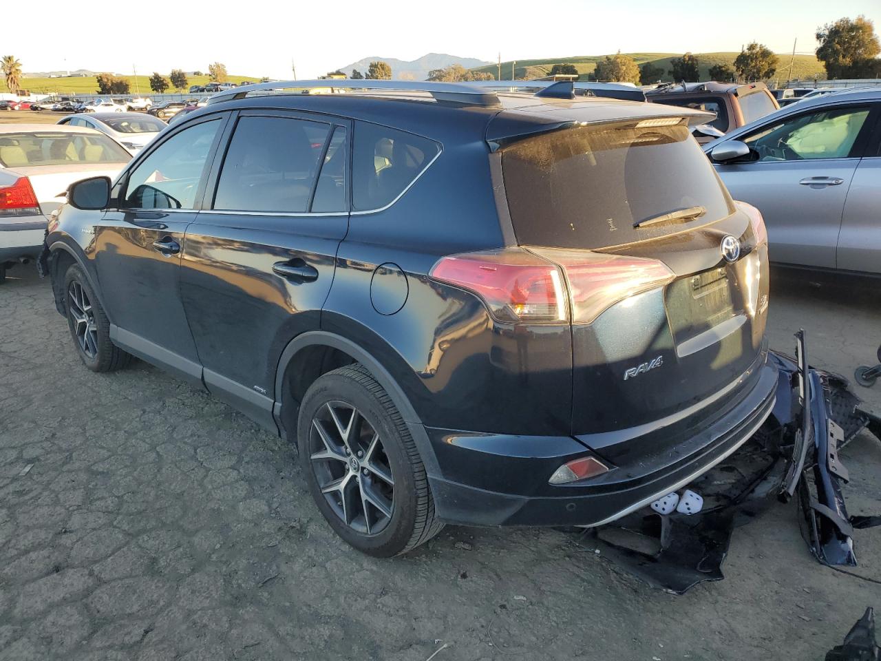 2017 Toyota RAV 4 - Image 2