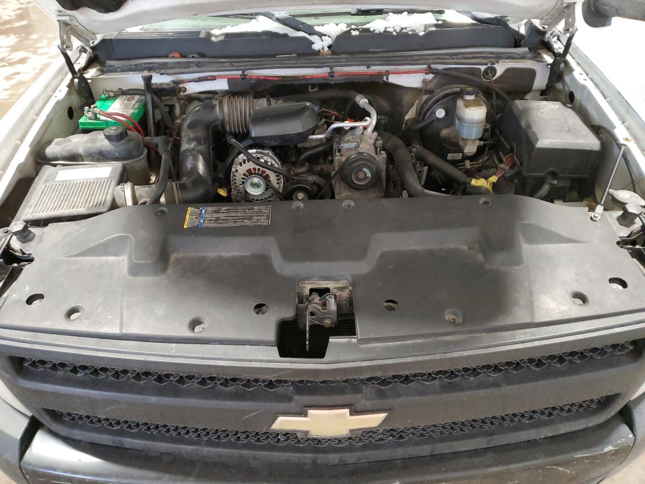 2008 Chevrolet Silverado - Image 11