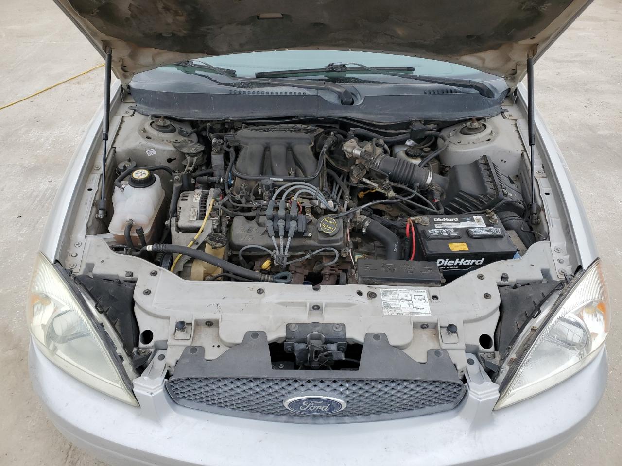 2004 Ford Taurus - Image 11