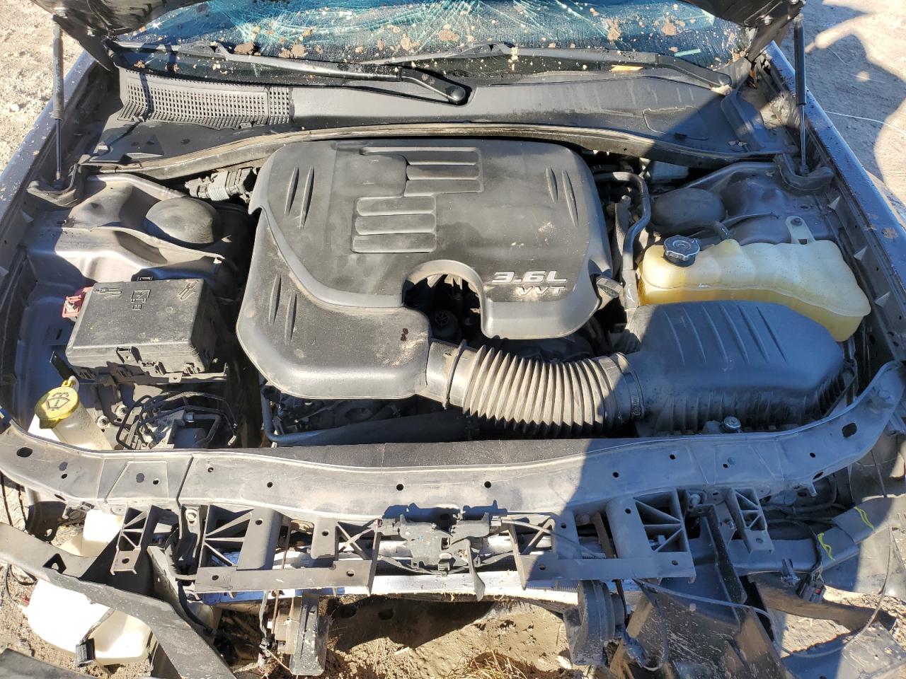 2016 Chrysler 300 - Image 11