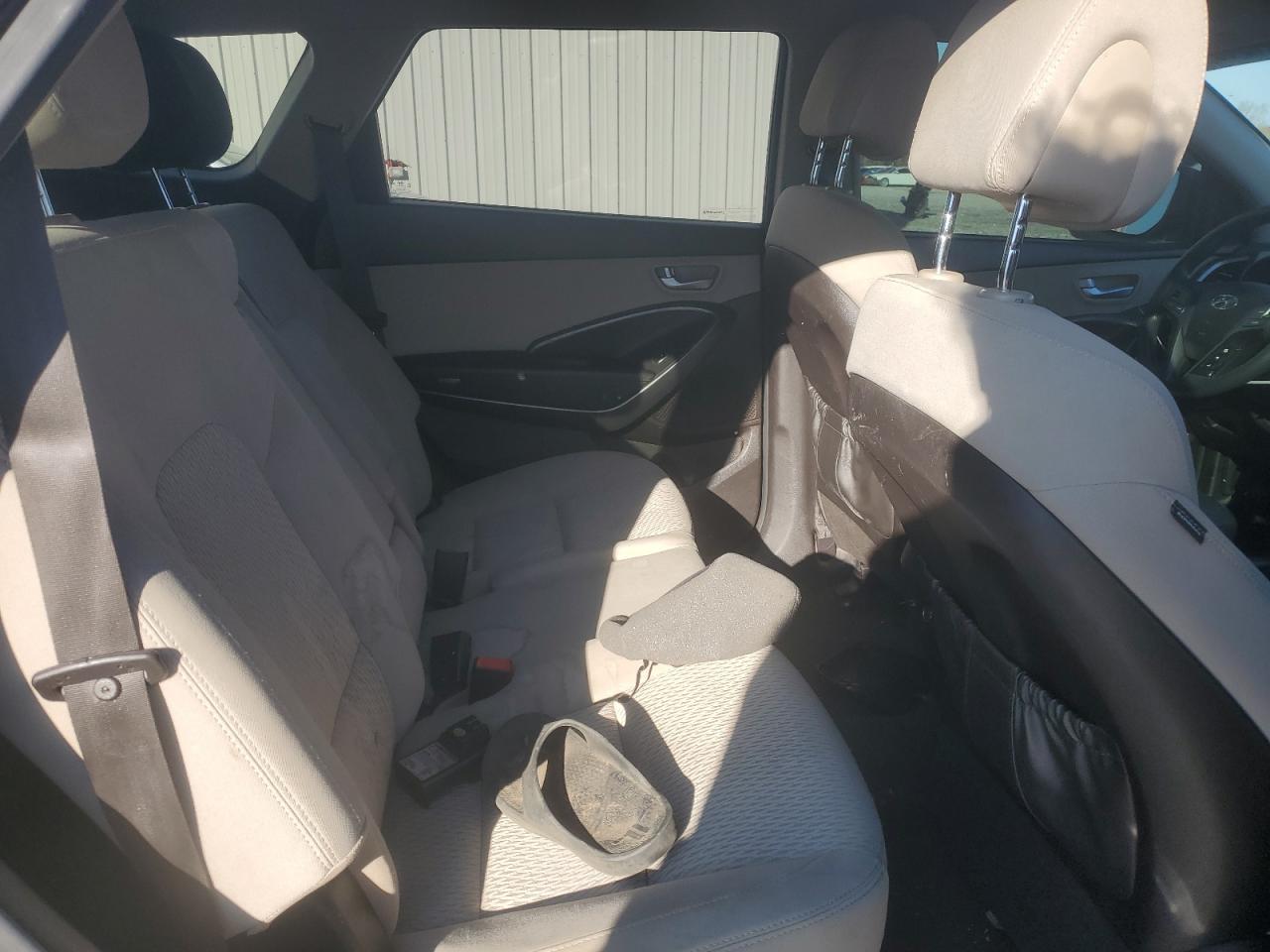 2017 Hyundai Santa Fe - Image 11