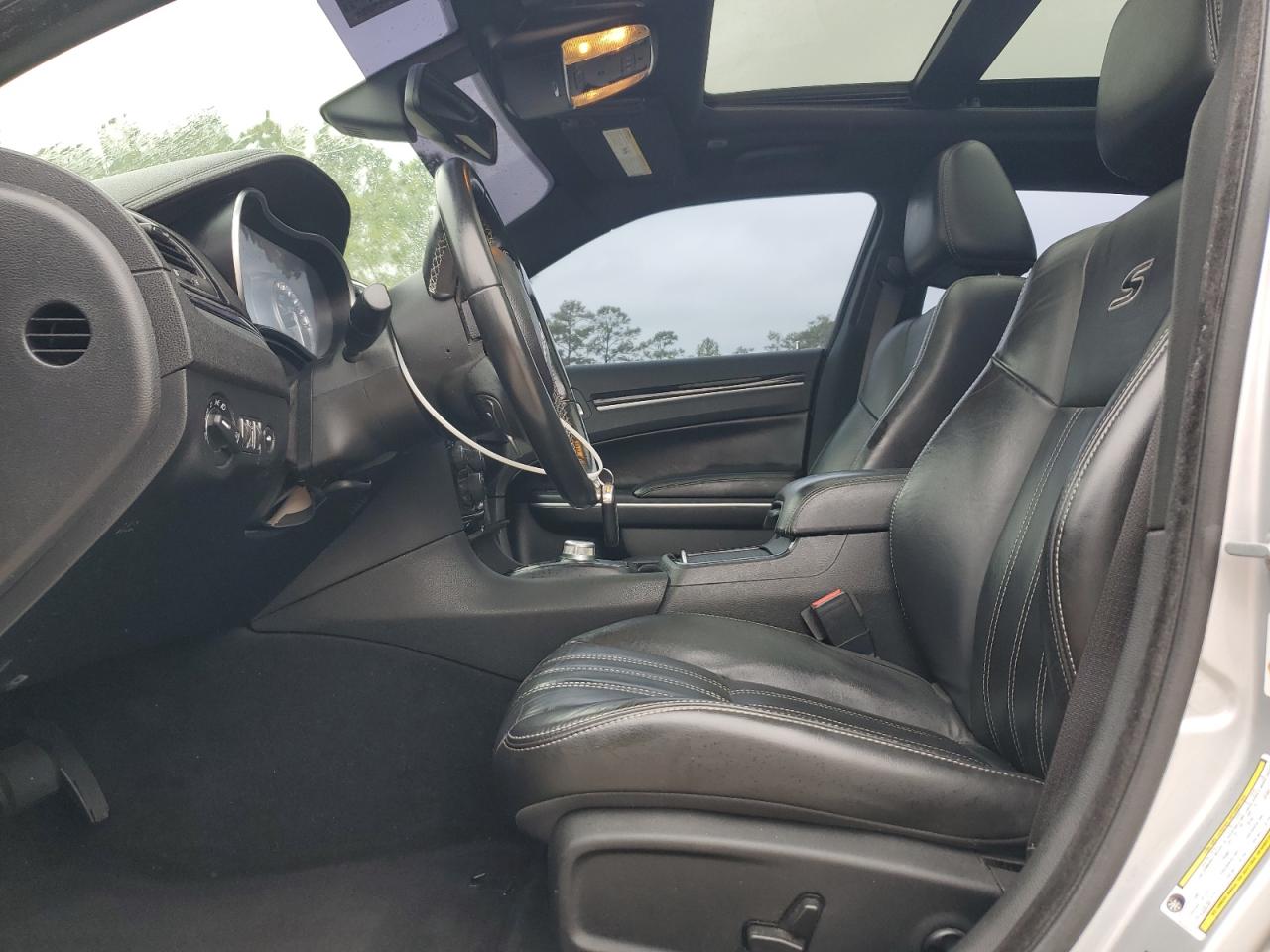 2021 Chrysler 300 - Image 7
