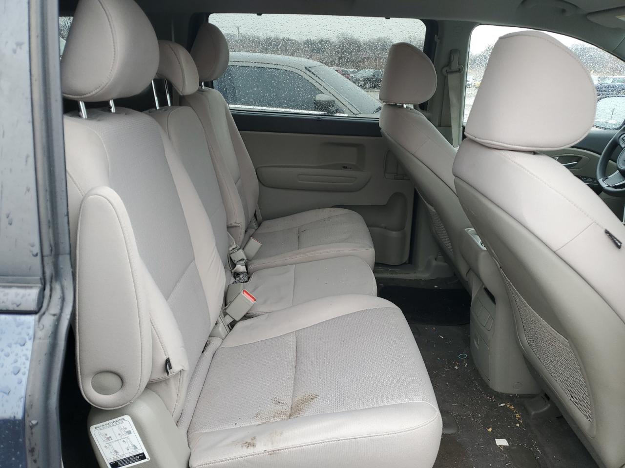 2016 Kia Sedona - Image 11