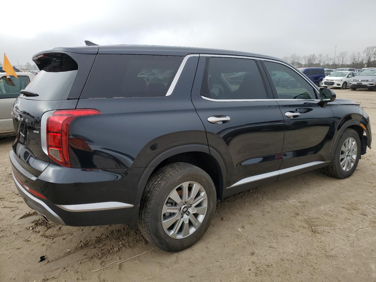 2023 Hyundai Palisade - Image 3
