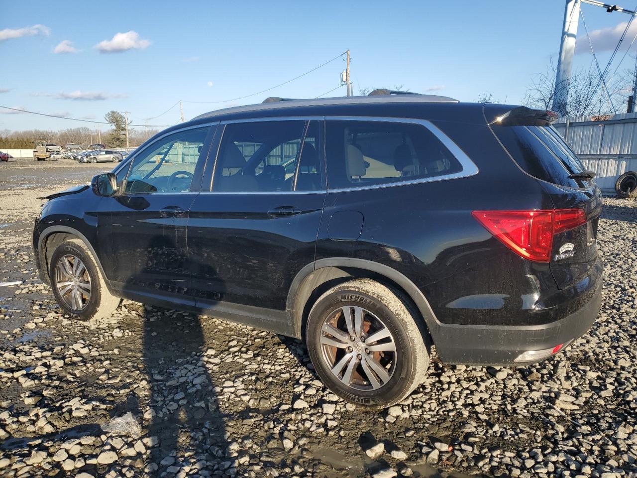2017 Honda Pilot - Image 2