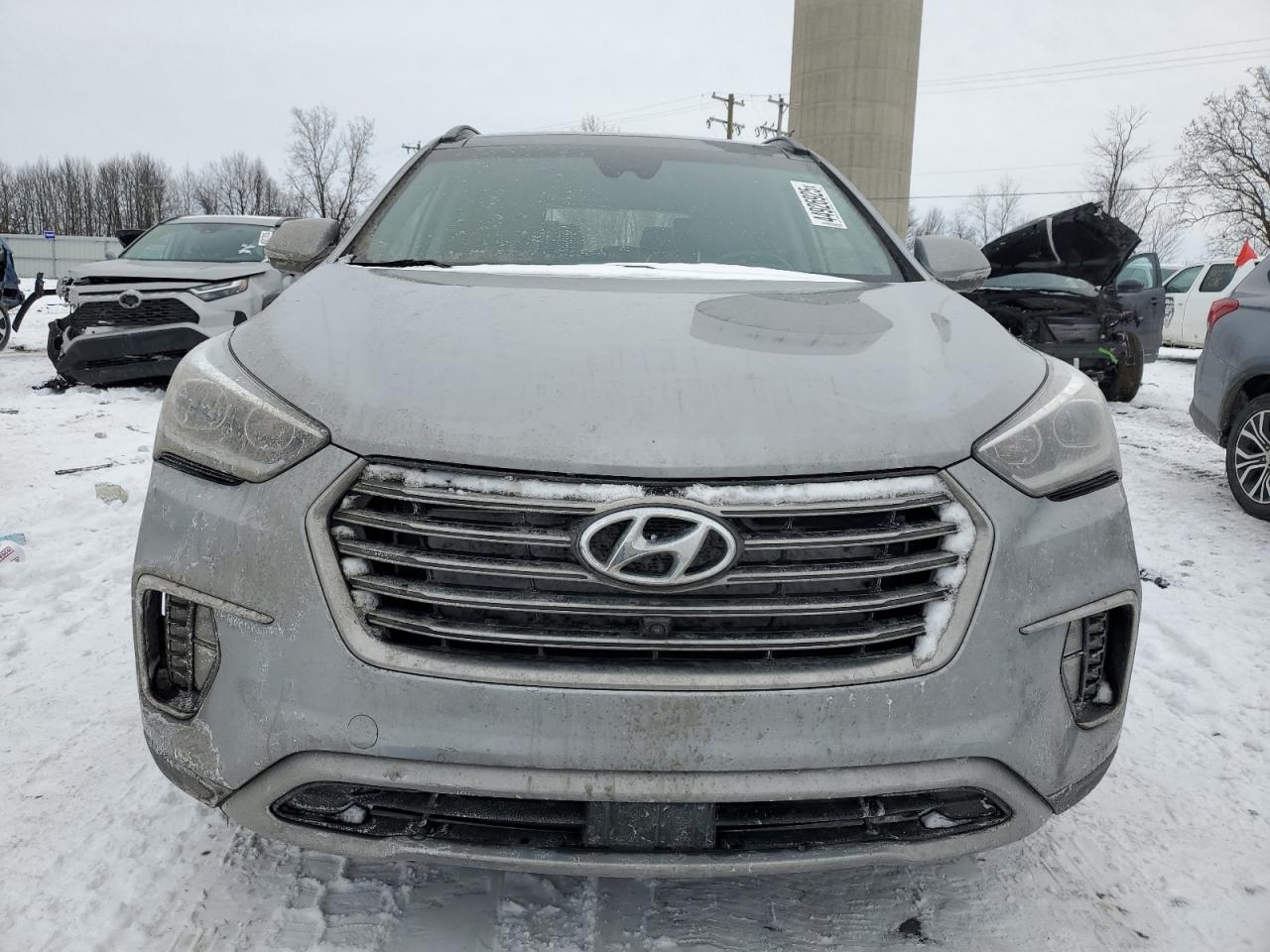 2019 Hyundai Santa Fe - Image 5