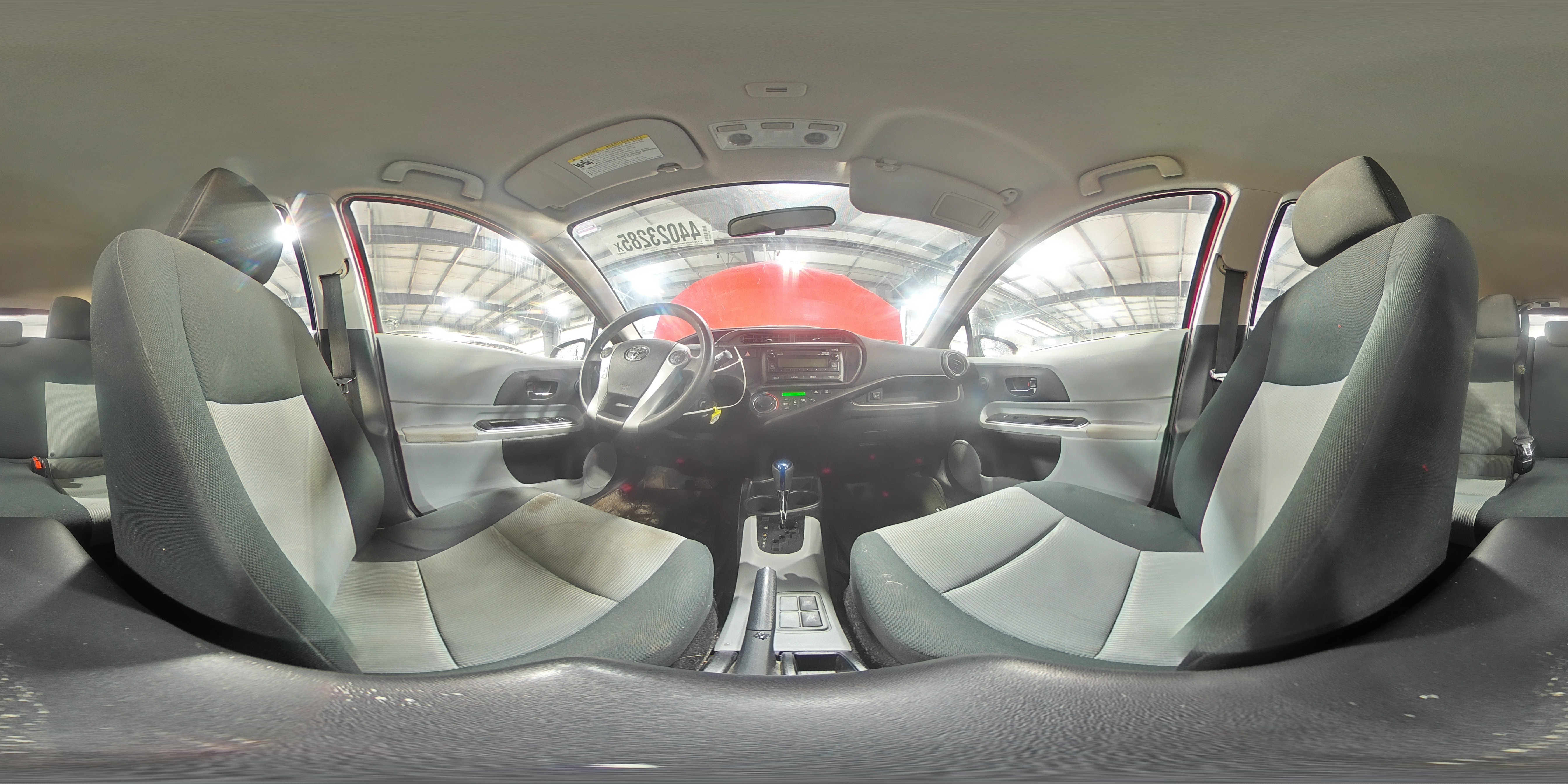 2014 Toyota Prius - Image 14