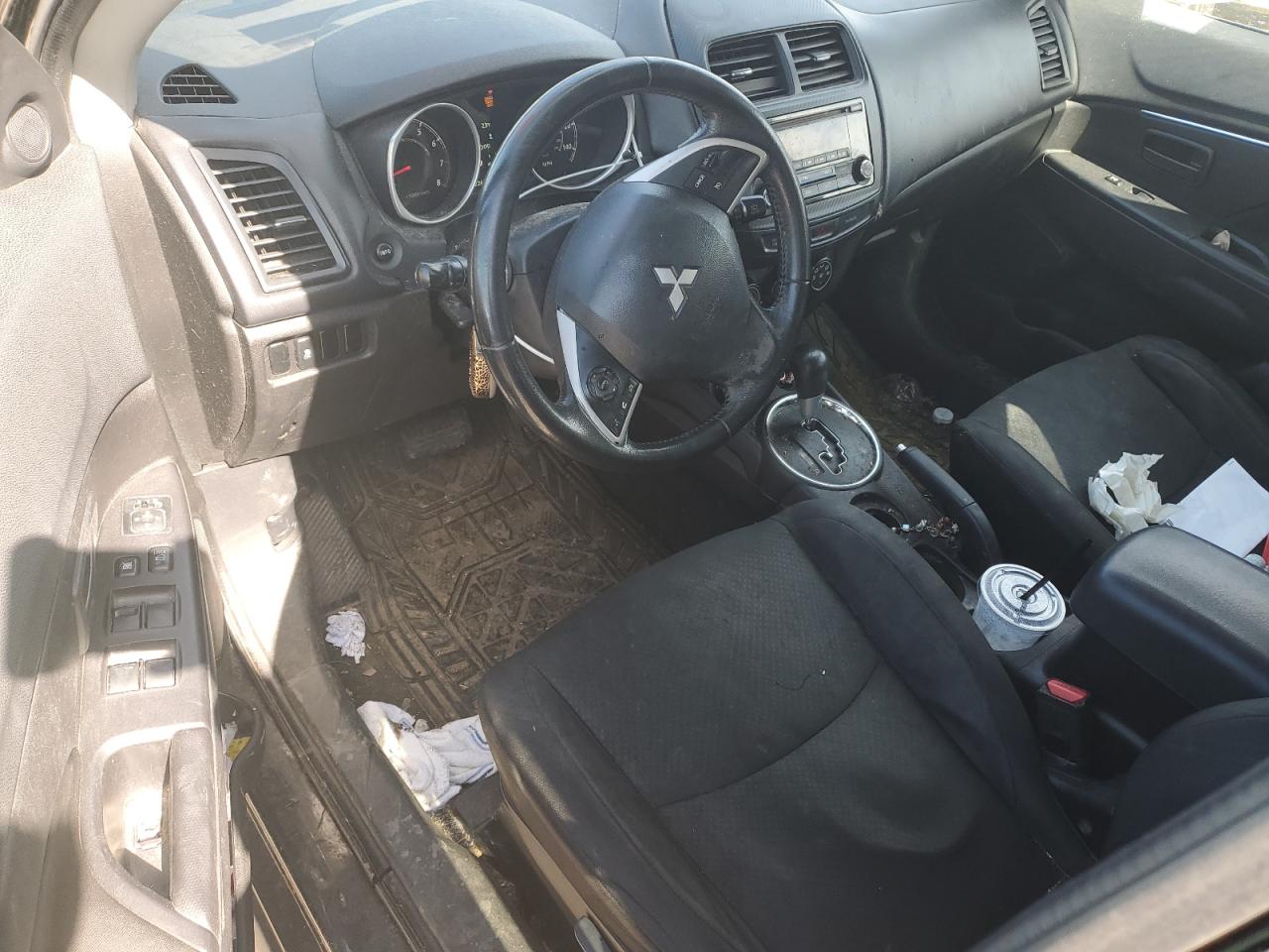2015 Mitsubishi Outlander - Image 8