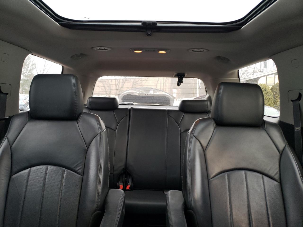 2011 GMC Acadia - Image 10
