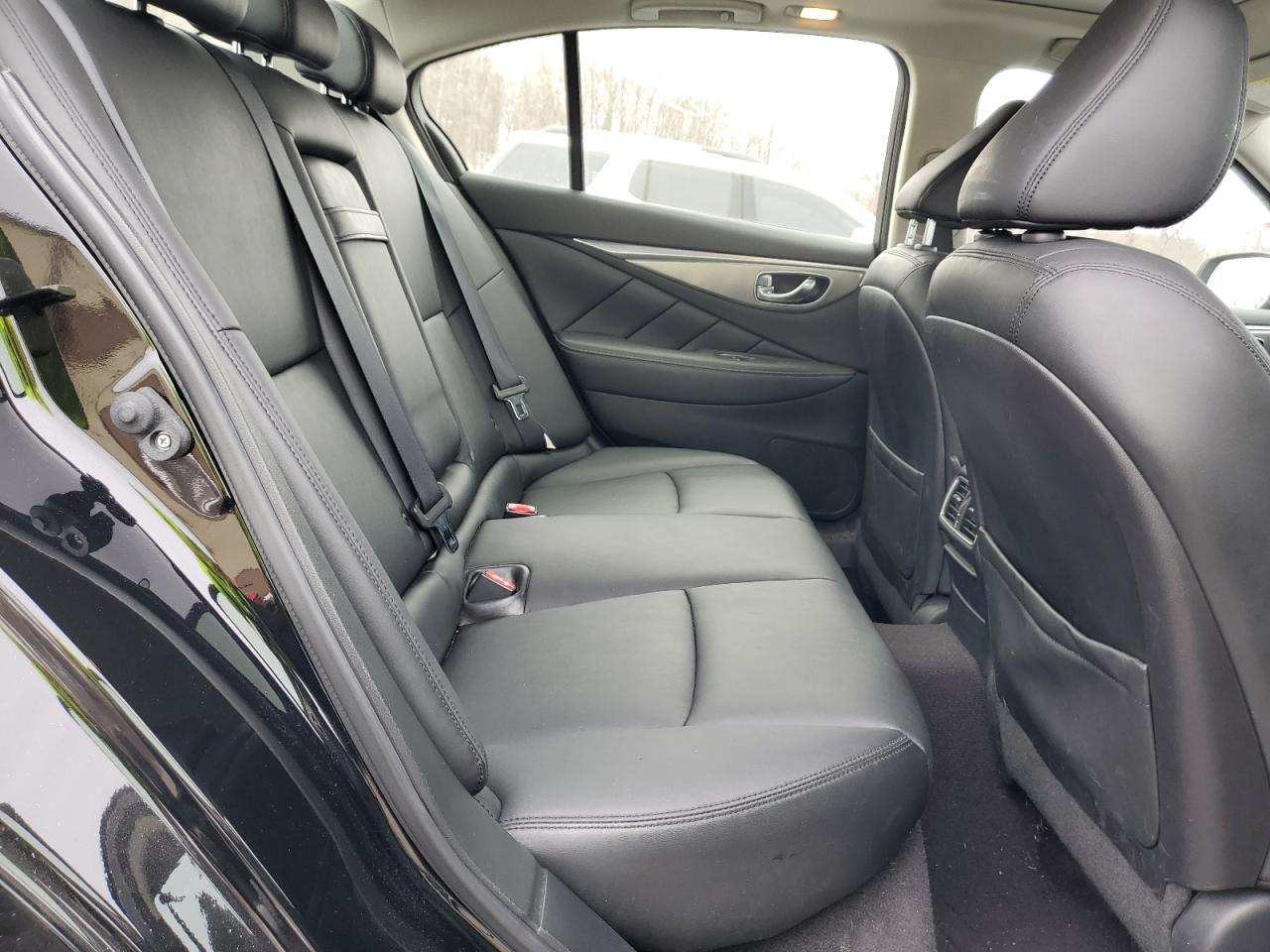 2015 Infiniti Q50 - Image 10