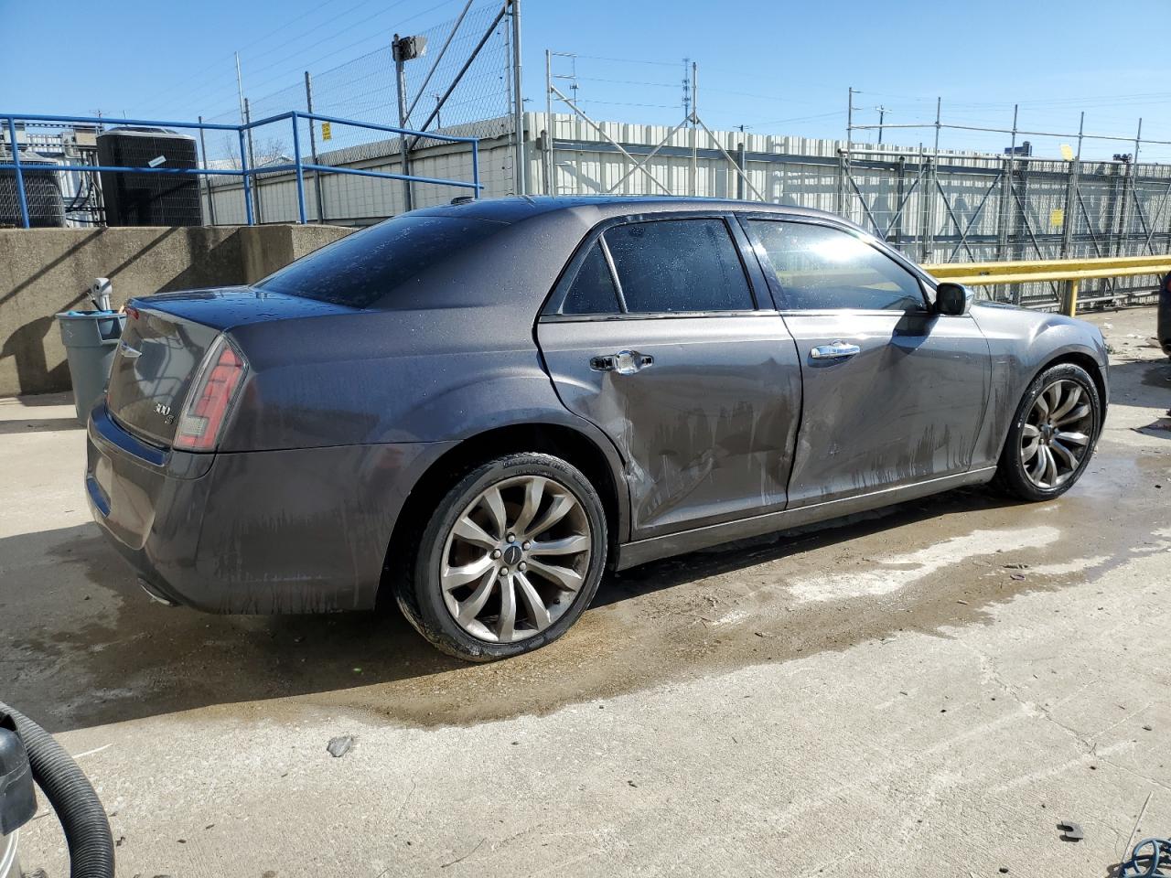 2014 Chrysler 300 - Image 3