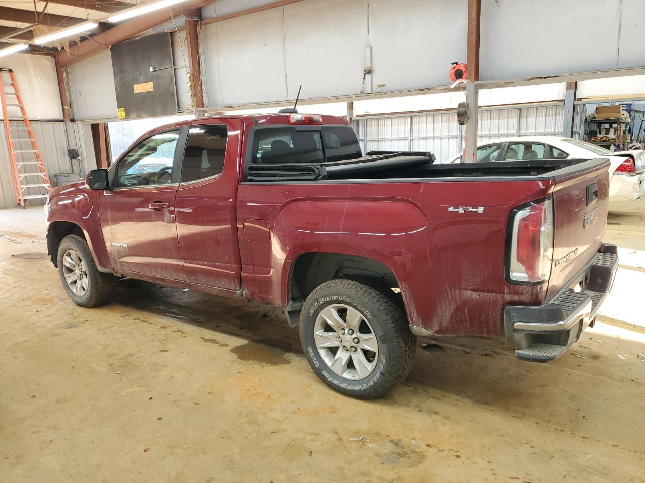 2018 GMC Canyon - Image 2