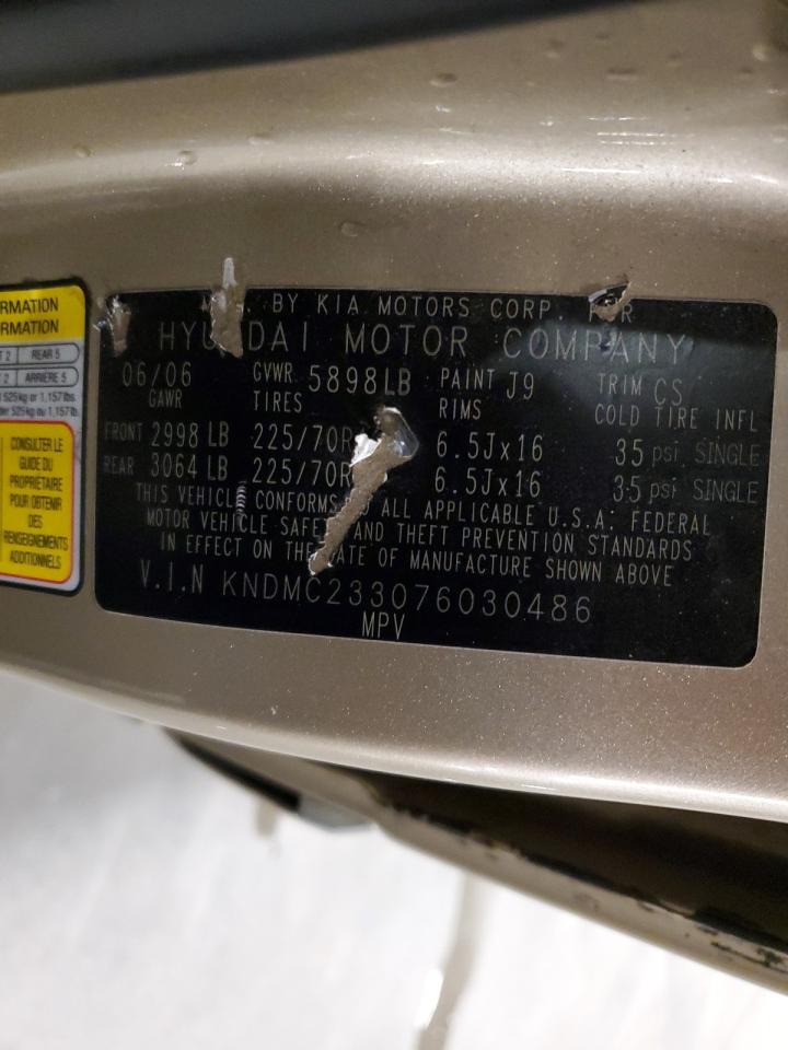 2007 Hyundai Entourage - Image 13