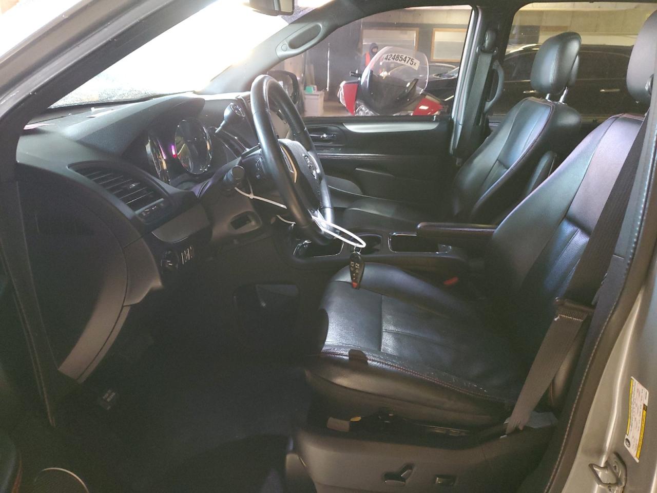 2014 Dodge Caravan - Image 7