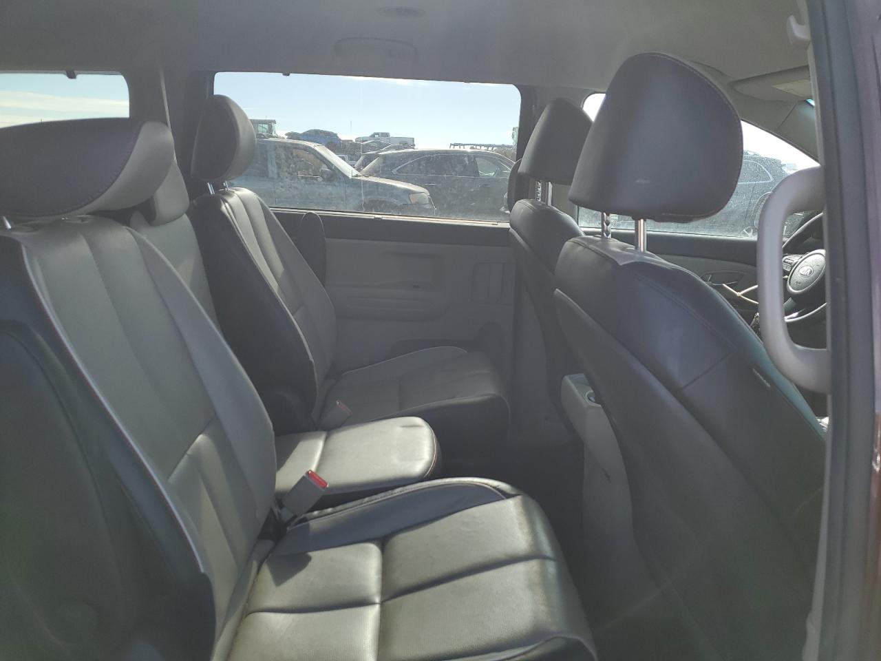 2020 Kia Sedona - Image 11
