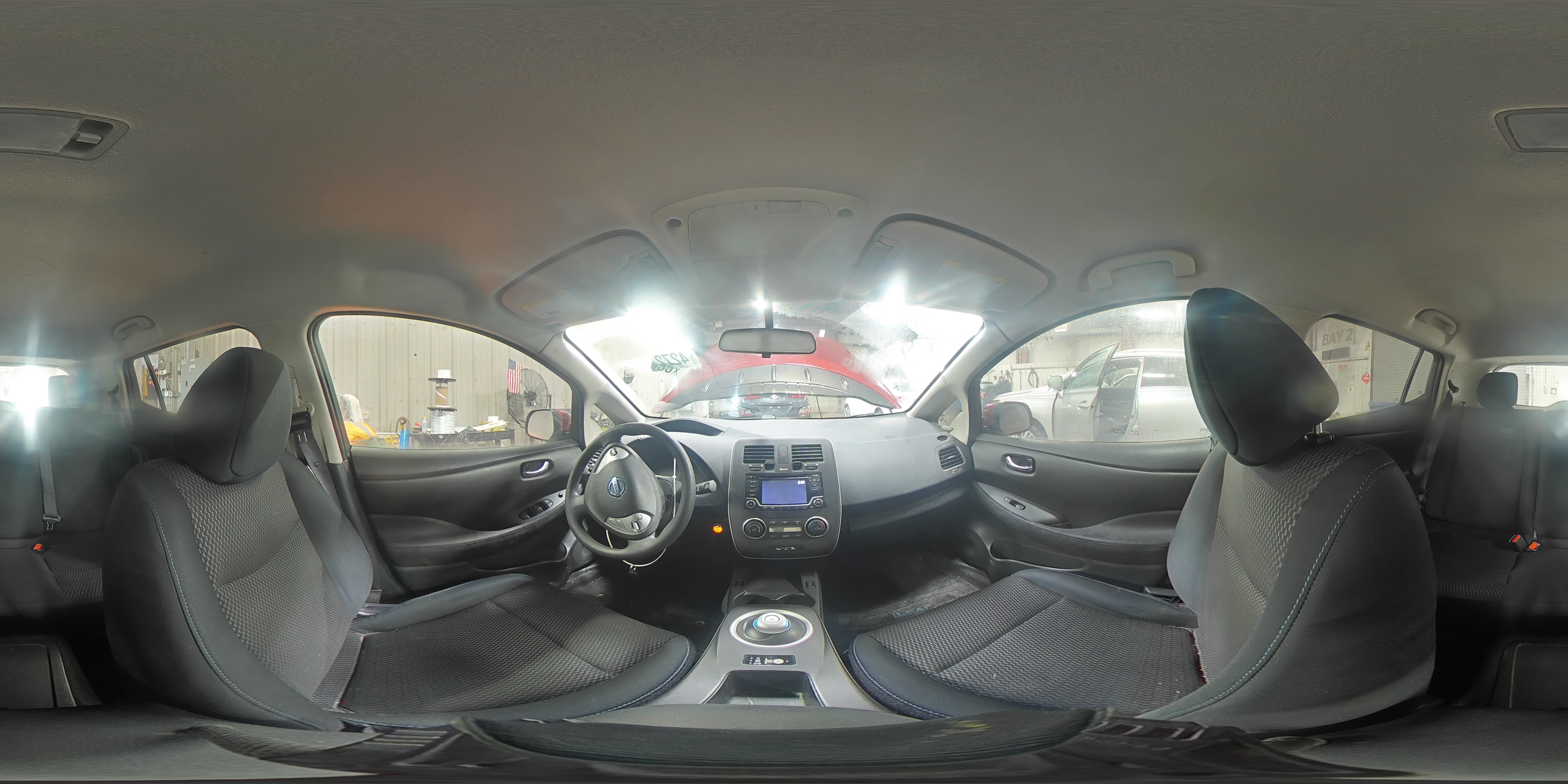 2017 Nissan Leaf - Image 15