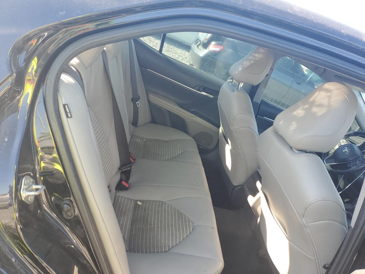 2020 Toyota Camry - Image 11