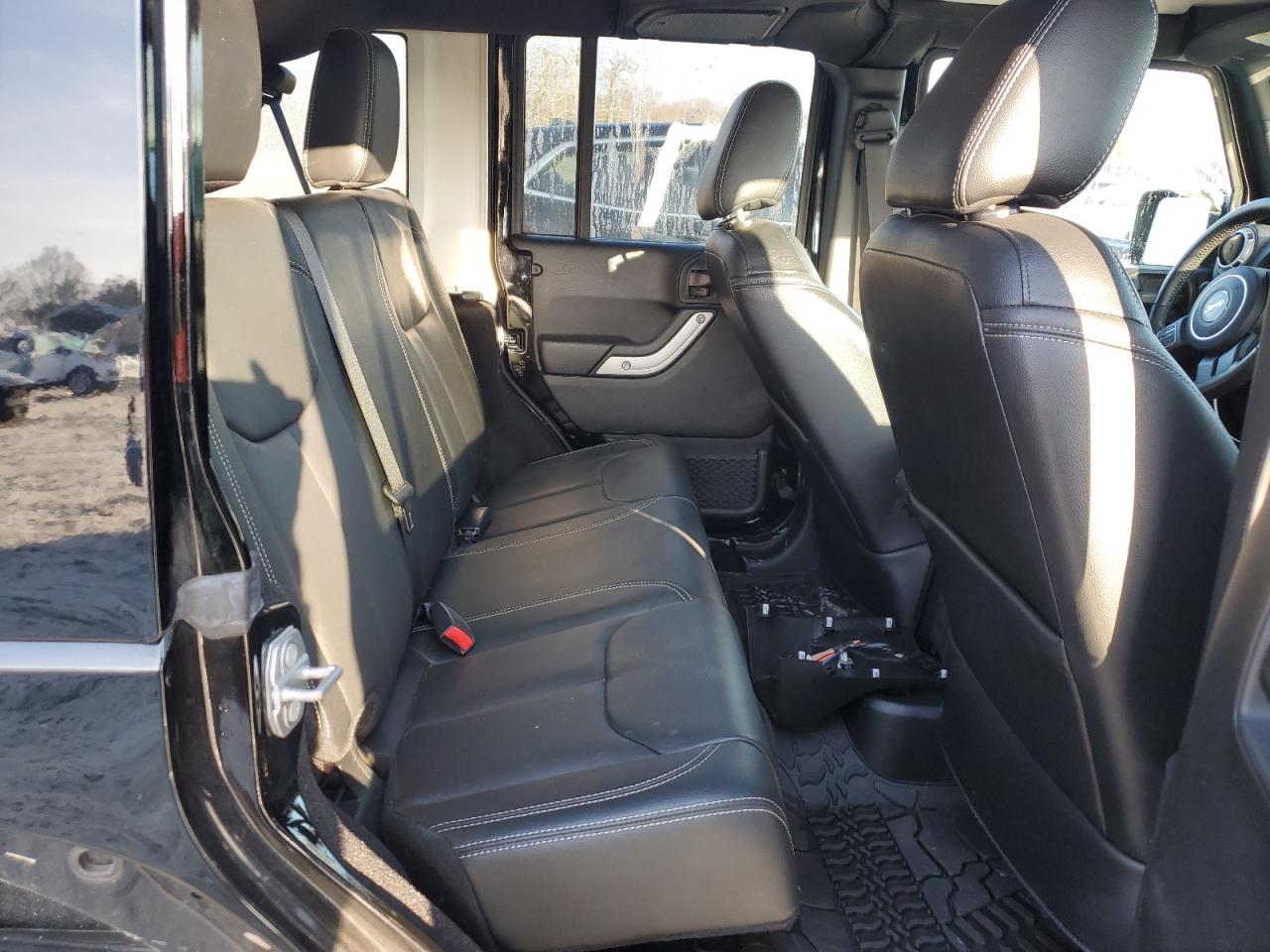 2017 Jeep Wrangler - Image 11