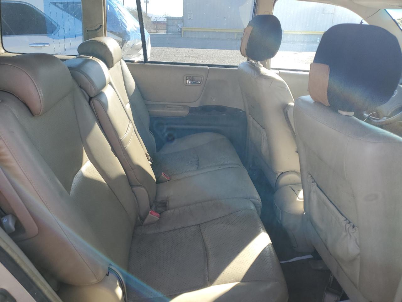 2004 Toyota Highlander - Image 11