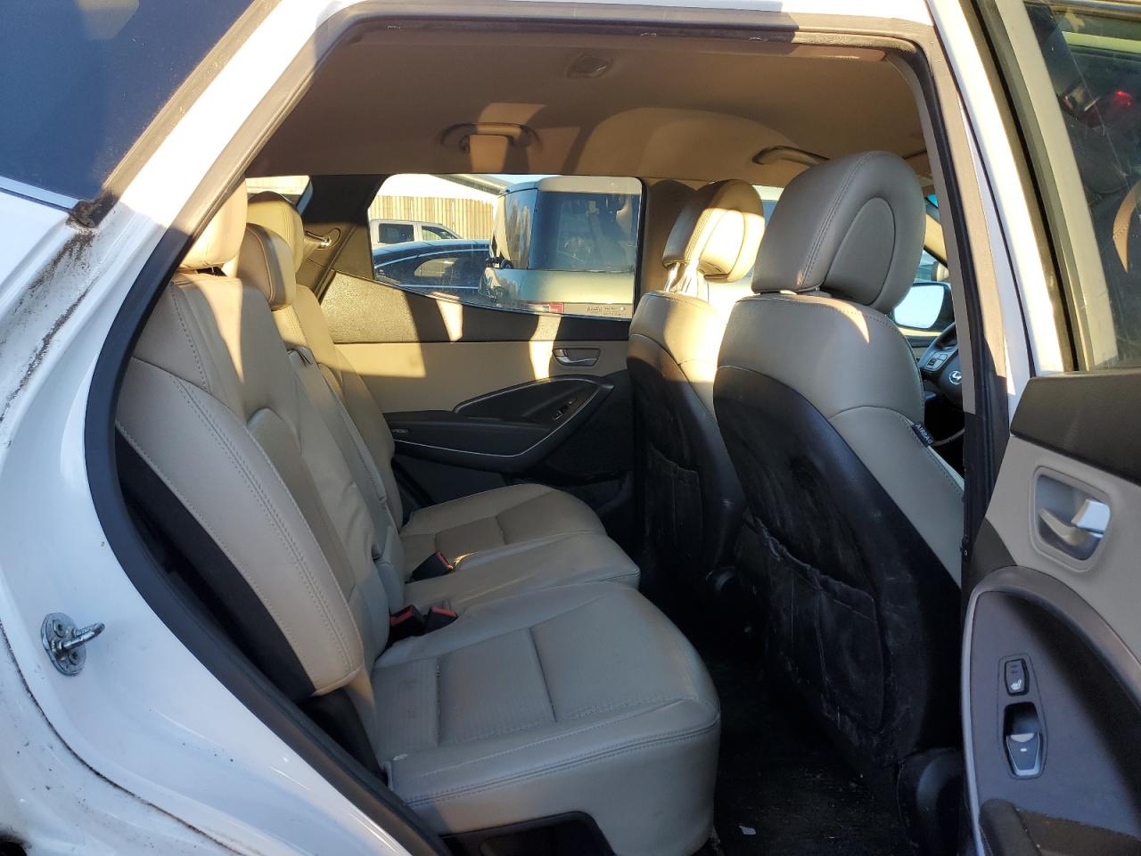 2013 Hyundai Santa Fe - Image 11