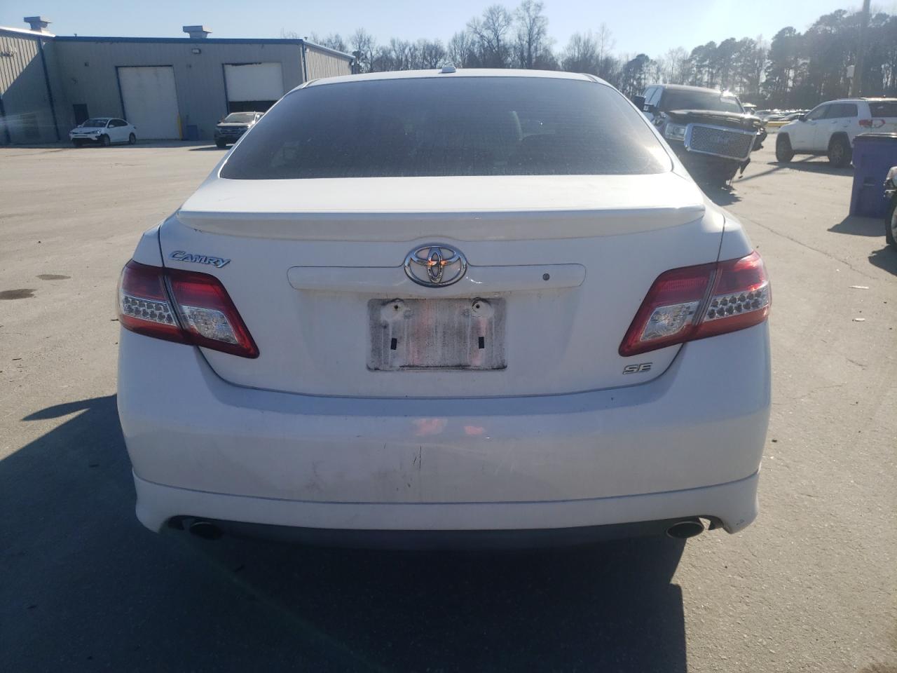 2011 Toyota Camry - Image 6
