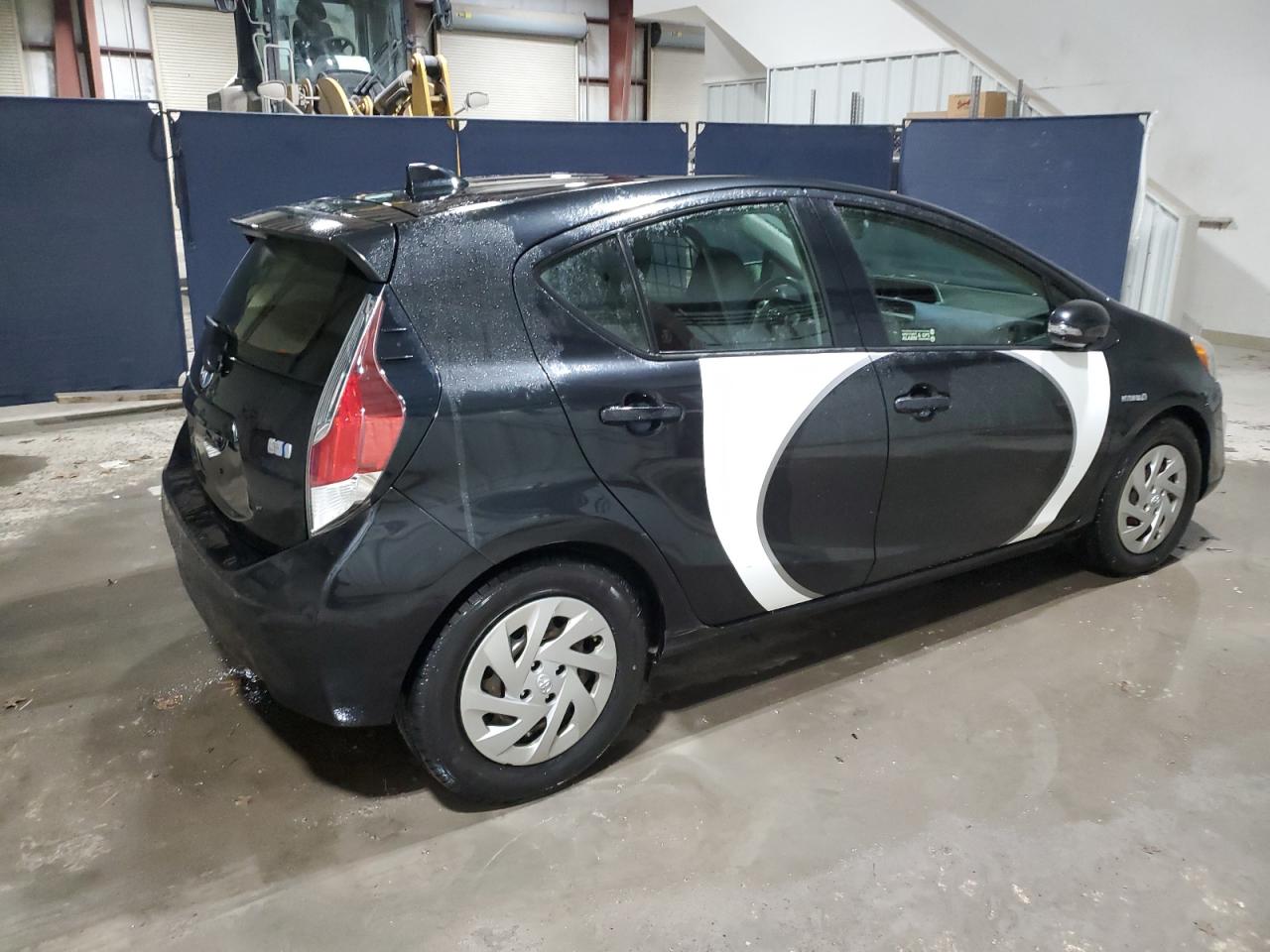 2016 Toyota Prius - Image 3