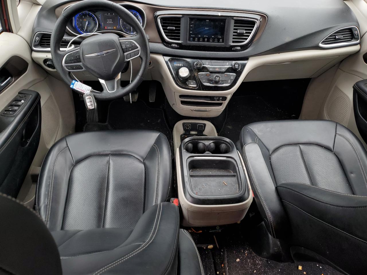 2020 Chrysler Voyager - Image 8