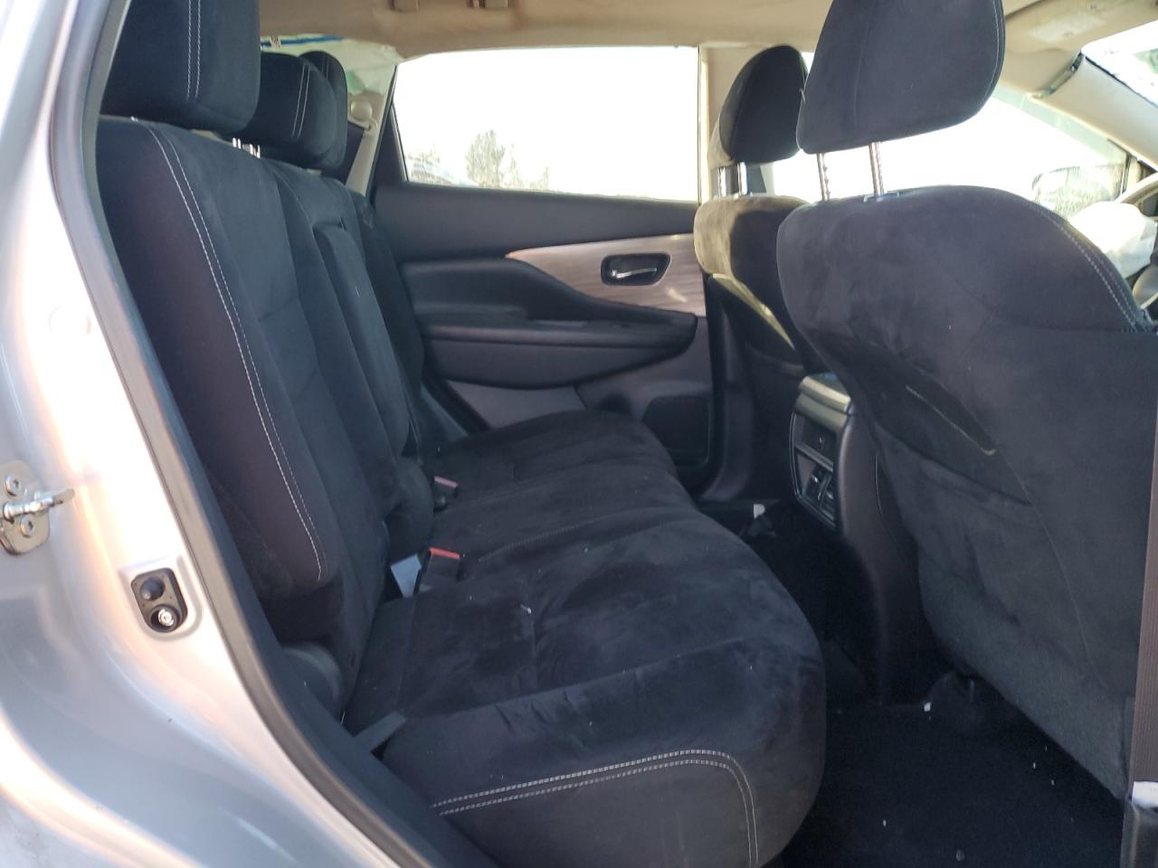 2015 Nissan Murano - Image 12